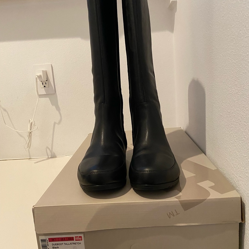 FitFlop Black Tall/Stretch DueBoots 9